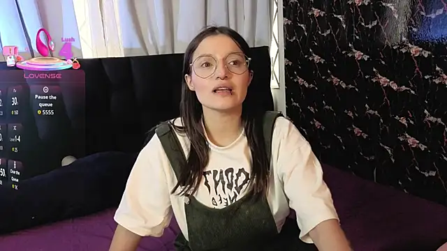 Snapshot of Elecktra_sweet chatting on September 10, 7:57 pm Elecktra sweet online show from September 10, 7:57 pm