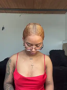 gretell evans online show from November 12, 6:45 pm