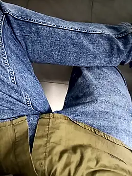 Snapshot of bangaloresexyguy chatting on January 7, 11:10 pm bangaloresexyguy online show from January 7, 11:10 pm