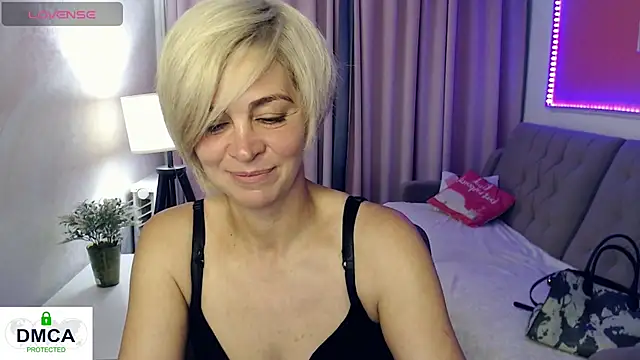 Snapshot of Blonde_lola444 chatting on June 29, 7:35 pm Blonde lola444 online show from June 29, 7:35 pm