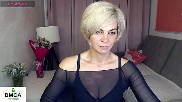 Snapshot of Blonde_lola444 chatting on June 22, 5:43 pm Blonde lola444 online show from June 22, 5:43 pm