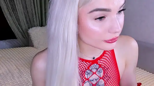 Snapshot of Sweeet_Barbie chatting on May 7, 7:39 pm Sweeet Barbie online show from May 7, 7:39 pm