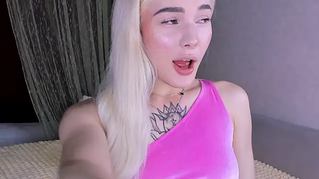 Snapshot of Sweeet_Barbie chatting on April 26, 4:26 pm Sweeet Barbie online show from April 26, 4:26 pm