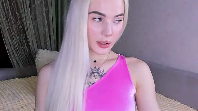 Snapshot of Sweeet_Barbie chatting on April 23, 4:30 pm Sweeet Barbie online show from April 23, 4:30 pm