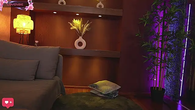 JustinneJade online show from March 3, 9:24 am