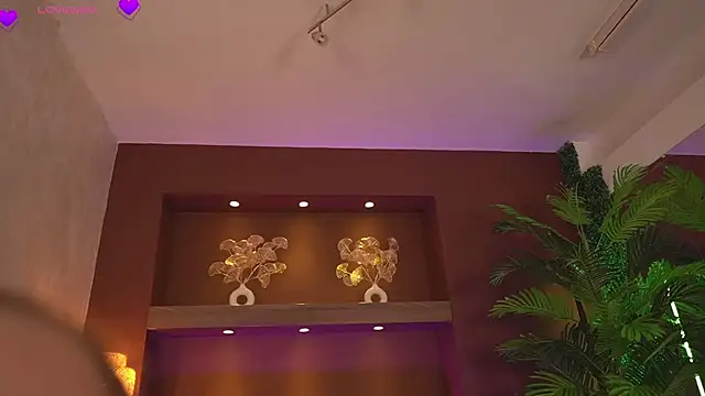 Snapshot of JustinneJade chatting on January 6, 5:22 am JustinneJade online show from January 6, 5:22 am