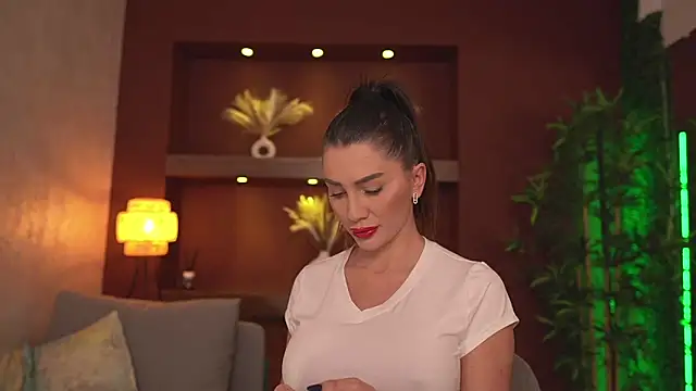 JustinneJade online show from March 22, 6:11 am