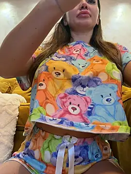 Snapshot of JustinneJade chatting on January 14, 5:33 am JustinneJade online show from January 14, 5:33 am