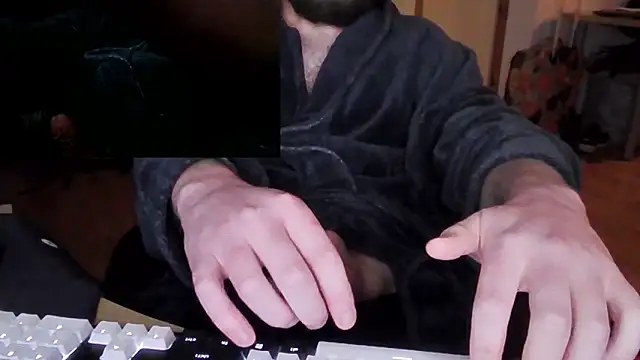 Snapshot of anontraveller chatting on December 16, 7:18 pm anontraveller online show from December 16, 7:18 pm