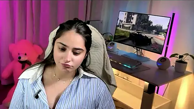 demieliss online show from February 12, 5:02 pm