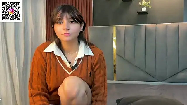 demieliss online show from November 30, 6:30 pm