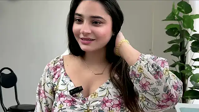 demieliss online show from April 9, 8:53 am