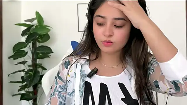 demieliss online show from April 21, 7:59 am