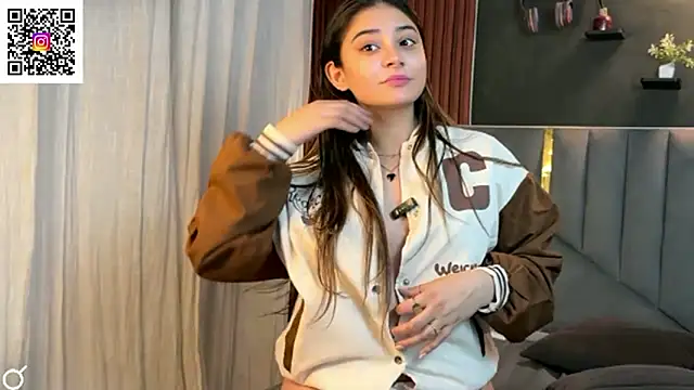 demieliss online show from December 3, 6:51 pm