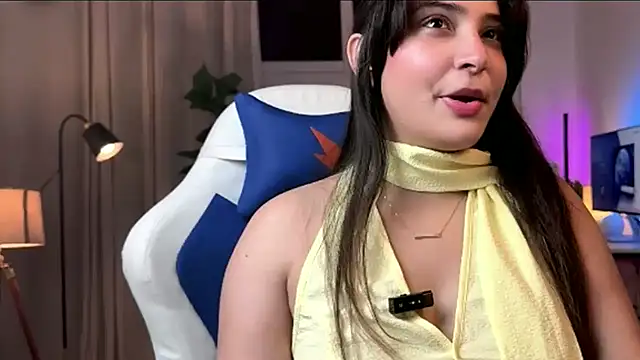 demieliss online show from April 13, 7:07 pm