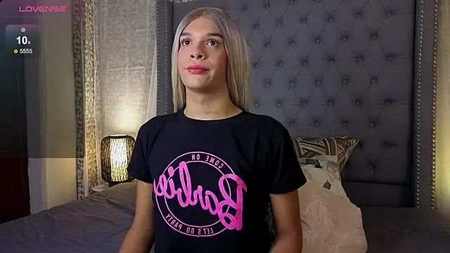 Shantal Joness online show from November 7, 9:08 pm