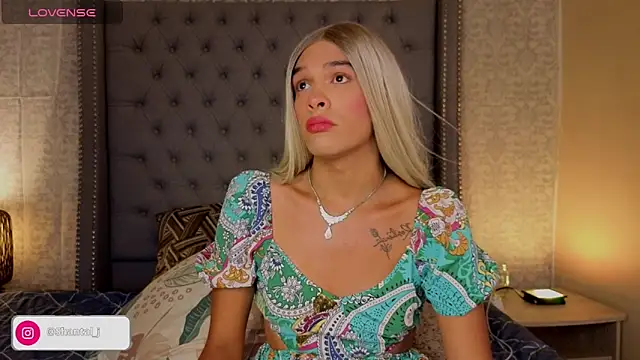 Shantal Joness online show from September 25, 2:06 am