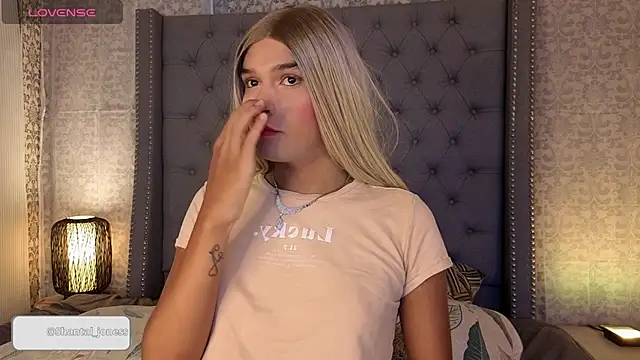 Shantal Joness online show from September 29, 9:09 pm