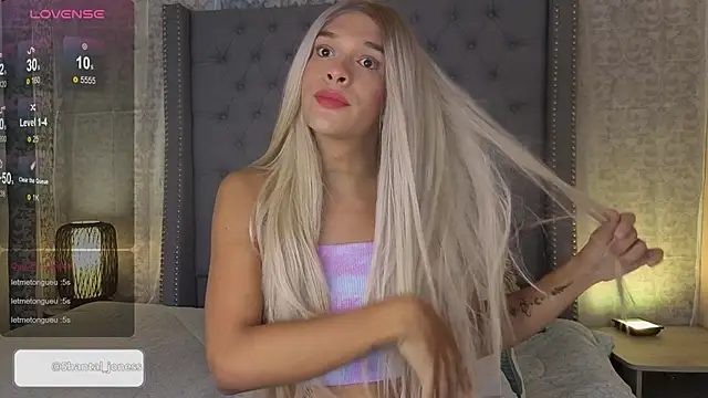 Shantal Joness online show from November 14, 9:40 pm