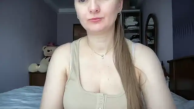 Snapshot of Viola_sweet chatting on July 1, 3:18 am Viola sweet online show from July 1, 3:18 am