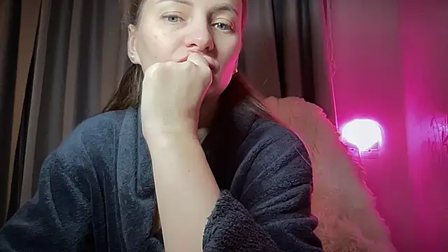 Snapshot of Viola_sweet chatting on October 23, 1:04 am Viola sweet online show from October 23, 1:04 am