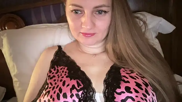 Snapshot of Viola_sweet chatting on July 12, 11:49 pm Viola sweet online show from July 12, 11:49 pm