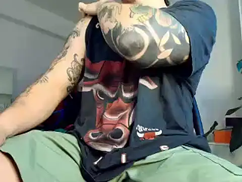 Snapshot of juandking chatting on December 4, 5:05 pm juandking online show from December 4, 5:05 pm