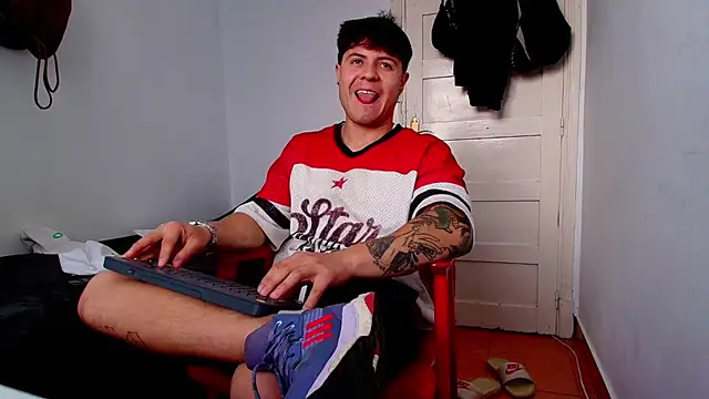 Snapshot of juandking chatting on October 27, 11:55 am juandking online show from October 27, 11:55 am