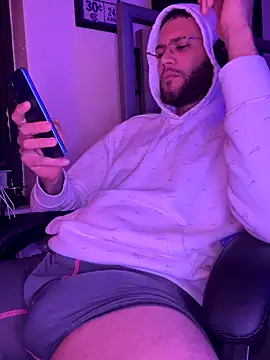 Snapshot of Joker19196 chatting on November 25, 12:33 am Joker19196 online show from November 25, 12:33 am