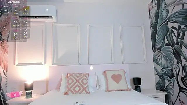 Snapshot of Aprillbrunette chatting on February 8, 11:52 am Aprillbrunette online show from February 8, 11:52 am