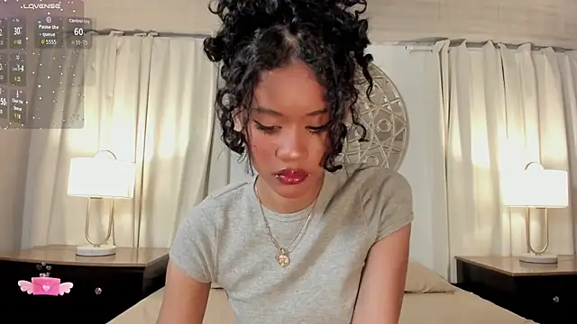 Snapshot of Aprillbrunette chatting on January 12, 2:18 am Aprillbrunette online show from January 12, 2:18 am