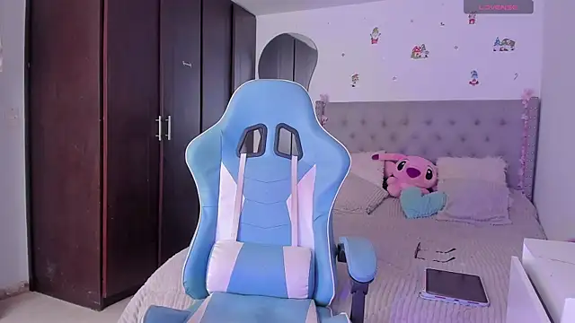 Violet Rost online show from April 15, 3:27 pm