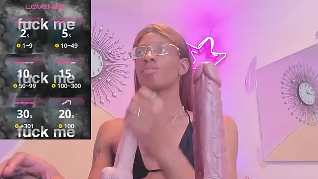 Tiffany Valentine15 online show from October 18, 8:55 pm