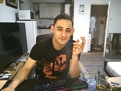 Snapshot of mihaimichael chatting on September 13, 1:16 am mihaimichael online show from September 13, 1:16 am