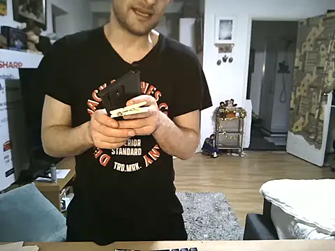 Snapshot of mihaimichael chatting on November 28, 2:34 am mihaimichael online show from November 28, 2:34 am