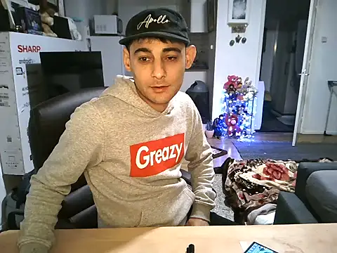 Snapshot of mihaimichael chatting on November 3, 10:57 pm mihaimichael online show from November 3, 10:57 pm