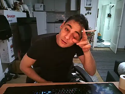 Snapshot of mihaimichael chatting on October 23, 1:32 pm mihaimichael online show from October 23, 1:32 pm