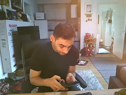 Snapshot of mihaimichael chatting on November 6, 2:43 pm mihaimichael online show from November 6, 2:43 pm