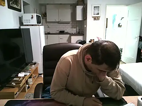 Snapshot of mihaimichael chatting on October 10, 11:11 am mihaimichael online show from October 10, 11:11 am