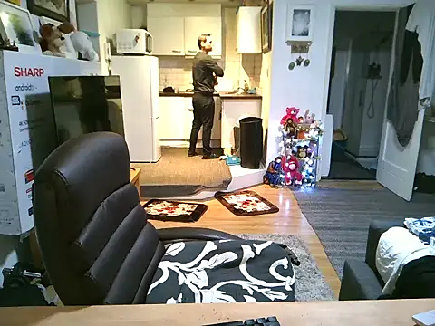 Snapshot of mihaimichael chatting on October 25, 11:27 pm mihaimichael online show from October 25, 11:27 pm