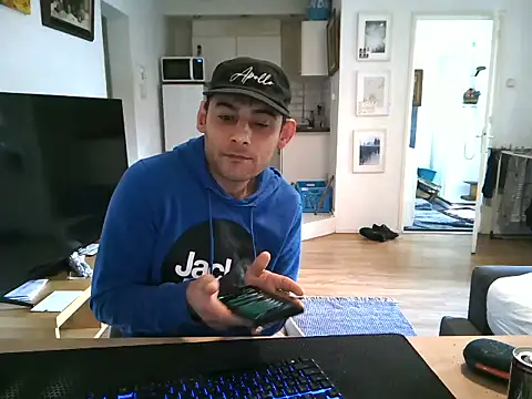 mihaimichael online show from April 20, 1:13 pm