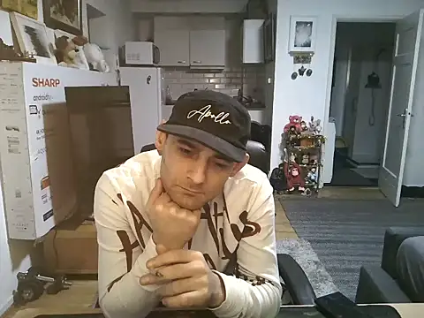 Snapshot of mihaimichael chatting on October 20, 9:15 pm mihaimichael online show from October 20, 9:15 pm