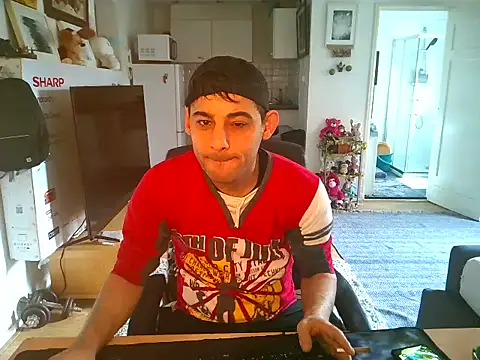 Snapshot of mihaimichael chatting on October 22, 12:26 pm mihaimichael online show from October 22, 12:26 pm