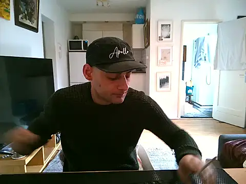 mihaimichael online show from May 4, 8:28 am