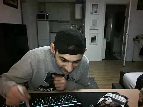 mihaimichael online show from April 30, 8:49 pm