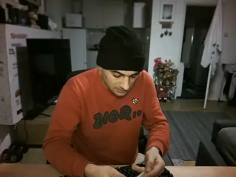 Snapshot of mihaimichael chatting on November 16, 5:17 pm mihaimichael online show from November 16, 5:17 pm