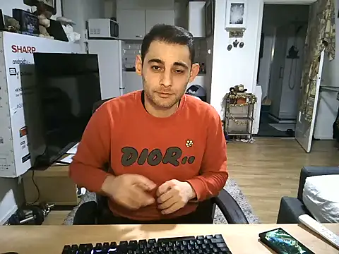 Snapshot of mihaimichael chatting on November 25, 11:59 pm mihaimichael online show from November 25, 11:59 pm