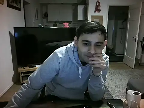 Snapshot of mihaimichael chatting on March 15, 11:50 pm mihaimichael online show from March 15, 11:50 pm