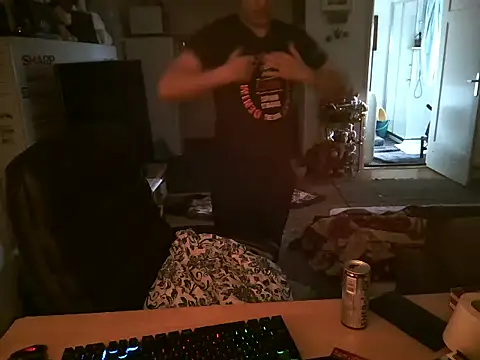 Snapshot of mihaimichael chatting on November 4, 12:31 pm mihaimichael online show from November 4, 12:31 pm