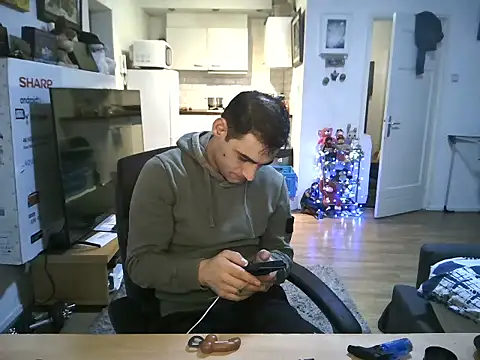 Snapshot of mihaimichael chatting on November 23, 2:43 am mihaimichael online show from November 23, 2:43 am